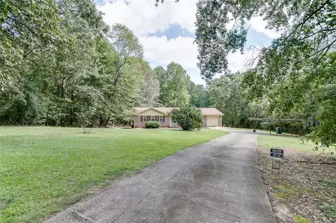 3958 River Rd, Ellenwood, GA 30294