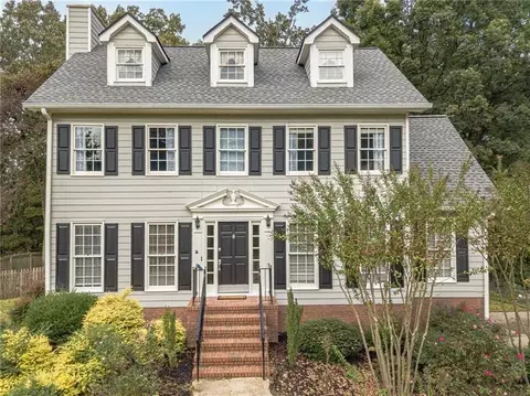 5040 Puritan Dr, Sugar Hill, GA 30518