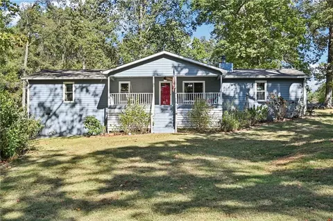 1135 W Roberts Dr, Sugar Hill, GA 30518