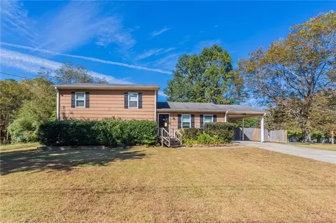 635 Davis Rd, Lawrenceville, GA 30046