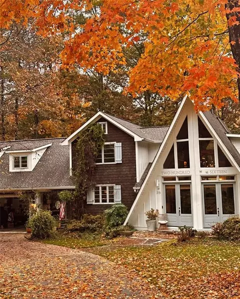 216 Don John Trl, Woodstock, GA 30189