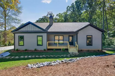 33 Ridge Crest Ct, Cleveland, GA 30528