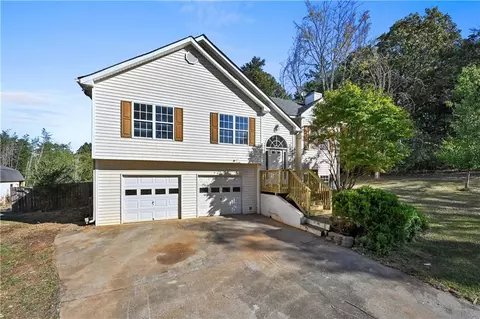 14 Station Ct, Adairsville, GA 30103