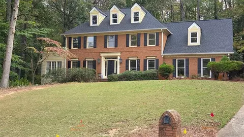 865 Ferncroft Ct, Roswell, GA 30075