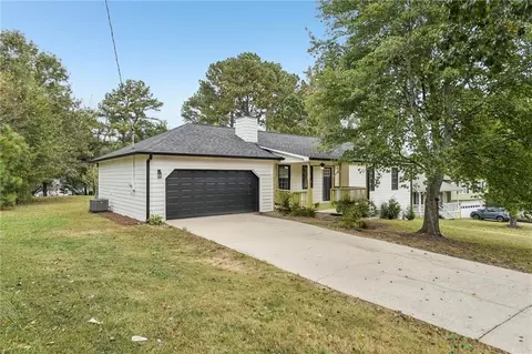 1506 Jamestown Dr, Auburn, GA 30011