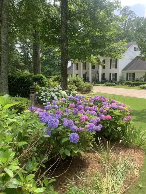 1700 Chartwell Trce, Stone Mountain, GA 30087