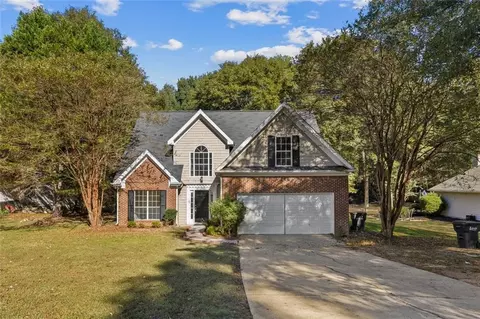 545 Briar Run Ct, Loganville, GA 30052