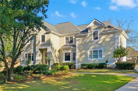 925 Brandon Ridge Dr, Roswell, GA 30075