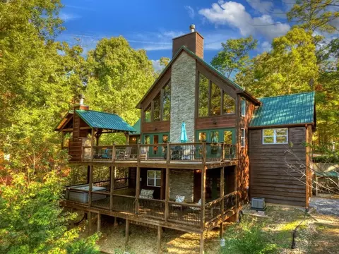 113 Deer Hunter Trl, Blue Ridge, GA 30513