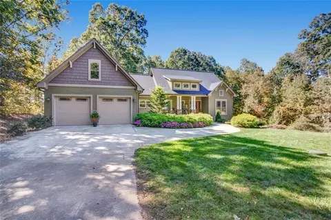 123 Grand Oaks Dr, Clarkesville, GA 30523