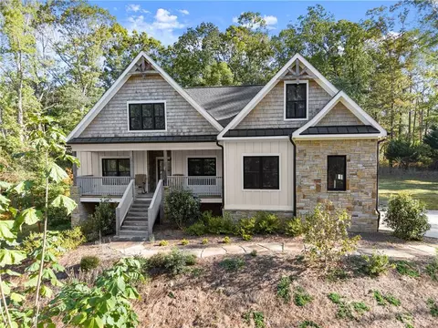 4949 Weaver Rd, Gainesville, GA 30507