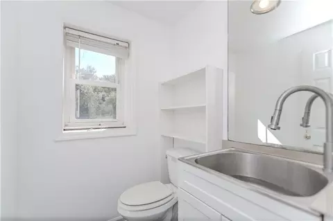 Bath - 3408 Hamilton Mill Rd, Buford, GA 30519 photo 4 of 4