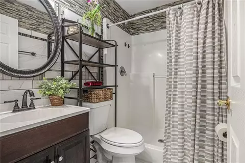 Bath - 1076 Sutherland Dr, Winder, GA 30680 photo 1 of 5