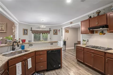 Kitchen - 1076 Sutherland Dr, Winder, GA 30680 photo 2 of 2