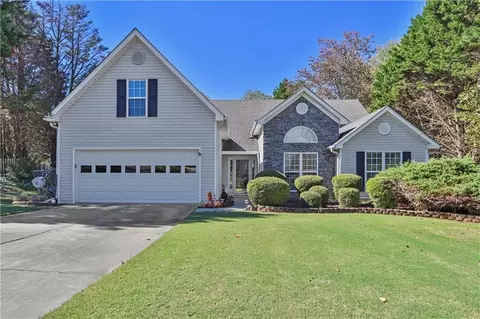 6082 Hillsdale Cir, Flowery Branch, GA 30542