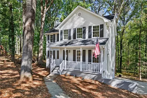 170 Forest Lake Dr, Fayetteville, GA 30215