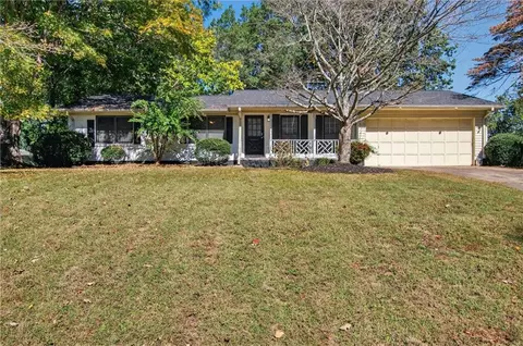 810 Hillside Dr, Gainesville, GA 30501