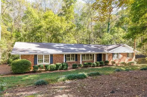 2350 Oxbow Cir, Smoke Rise, GA 30087