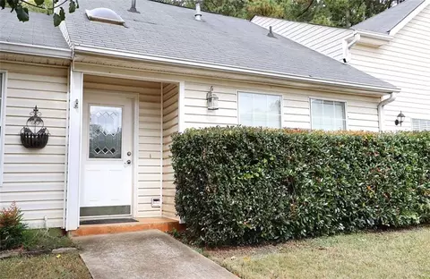 6170 Field Stone Dr, Douglasville, GA 30134