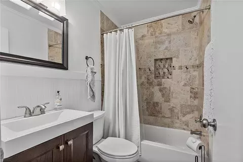 Bath - 2942 Arrow Creek Dr, Chamblee, GA 30341 photo 3 of 3