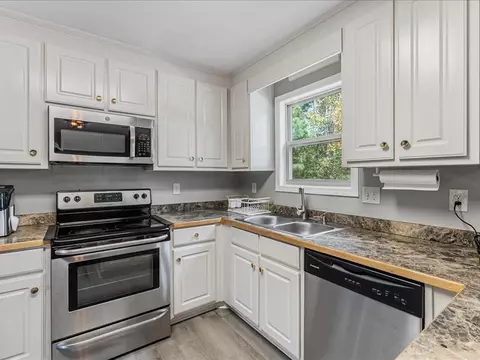 Kitchen - 163 Brookside Dr, Lula, GA 30554 photo 3 of 3