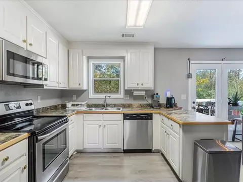 Kitchen - 163 Brookside Dr, Lula, GA 30554 photo 2 of 3