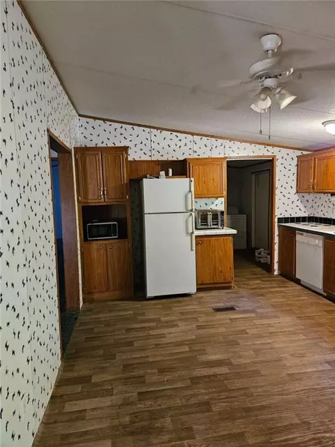 Kitchen - 788 Teagle Rd, Jackson, GA 30233 photo 2 of 2
