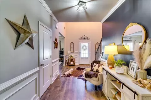 Entry Way - 1668 Carriage Ct, Monroe, GA 30656 photo 2 of 4