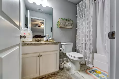 Bath - 1668 Carriage Ct, Monroe, GA 30656 photo 3 of 5