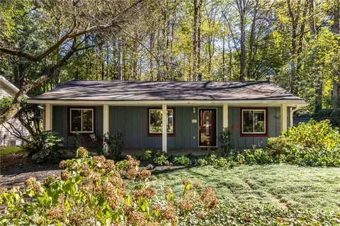 2840 Fantasy Ln, Decatur, GA 30033