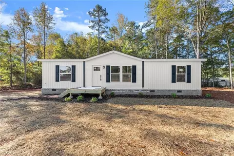 Exterior - 6713 E Wind Dr, Lula, GA 30554 photo 2 of 5