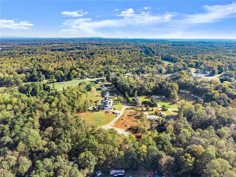 View/Area - 6713 E Wind Dr, Lula, GA 30554 photo 7 of 8