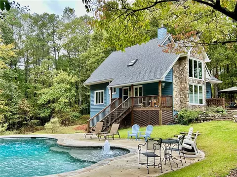 4569 Tiffany Ln, Loganville, GA 30052