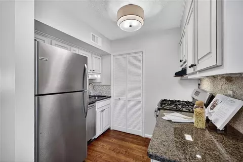 100 Biscayne Dr NW #E4, Atlanta, GA 30309 photo 9