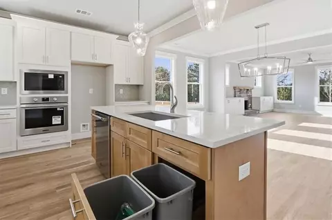 Kitchen - 564 Elder Rd, Statham, GA 30666 photo 11 of 12