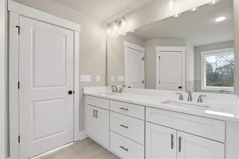 Bath - 564 Elder Rd, Statham, GA 30666 photo 11 of 17