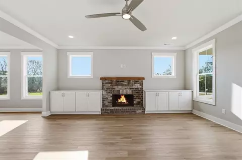 Living - 564 Elder Rd, Statham, GA 30666 photo 2 of 7