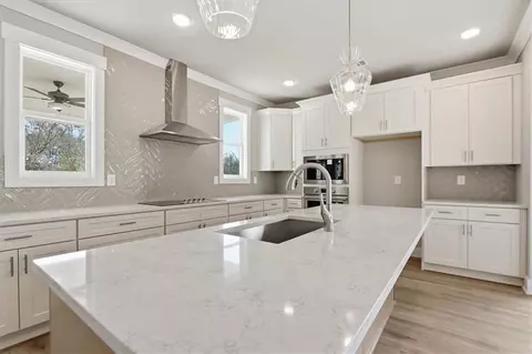 Kitchen - 564 Elder Rd, Statham, GA 30666 photo 10 of 12