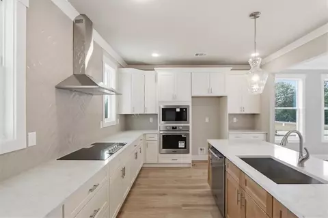 Kitchen - 564 Elder Rd, Statham, GA 30666 photo 4 of 12
