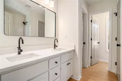 Bath - 115 Arthurs Ln, Covington, GA 30016 photo 1 of 2