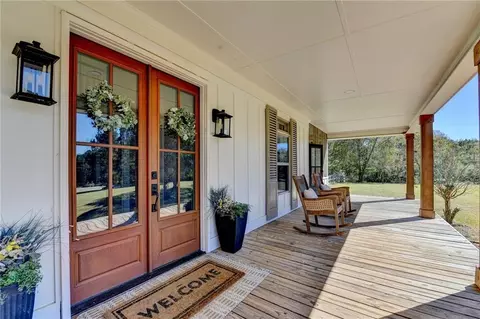 Exterior - 2853 Brookside Dr, Monroe, GA 30656 photo 5 of 16