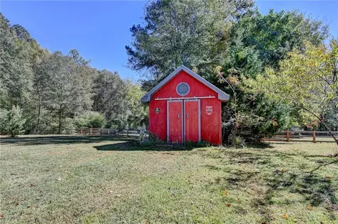 Exterior - 2853 Brookside Dr, Monroe, GA 30656 photo 12 of 16
