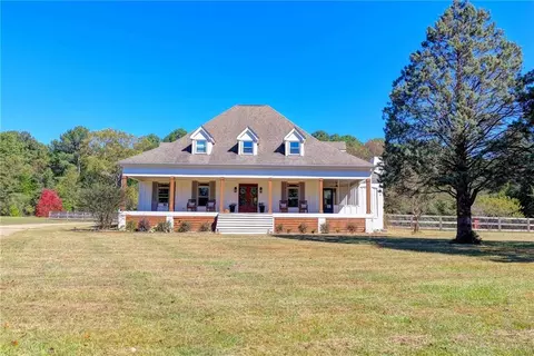 Exterior - 2853 Brookside Dr, Monroe, GA 30656 photo 2 of 16