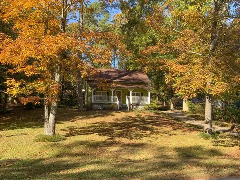 74 Oakridge Dr SE, Cartersville, GA 30121