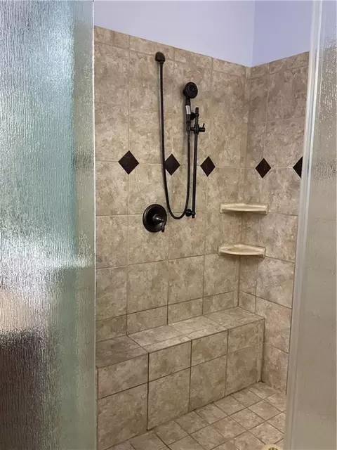 Bath - 2231 Cain Commons Dr, Dacula, GA 30019 photo 3 of 4