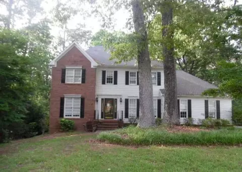 1205 Pebble Bend Dr, Grayson, GA 30017