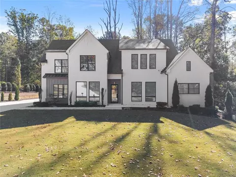 1646 Thomas Dr, Hoschton, GA 30548