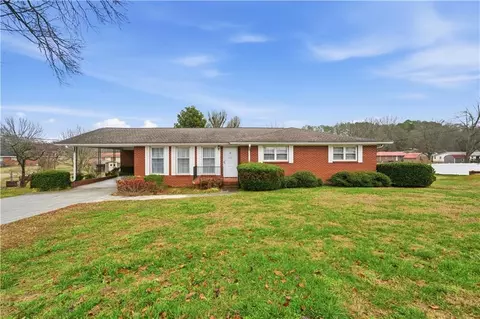 111 Mckenzie St, Adairsville, GA 30103