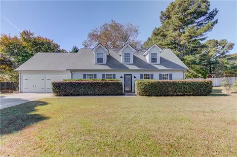 3321 Crossgate Ct, Loganville, GA 30052