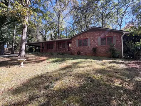 3841 Chattahoochee Dr, Douglasville, GA 30135